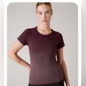 Athleta Momentum Seamless Tee